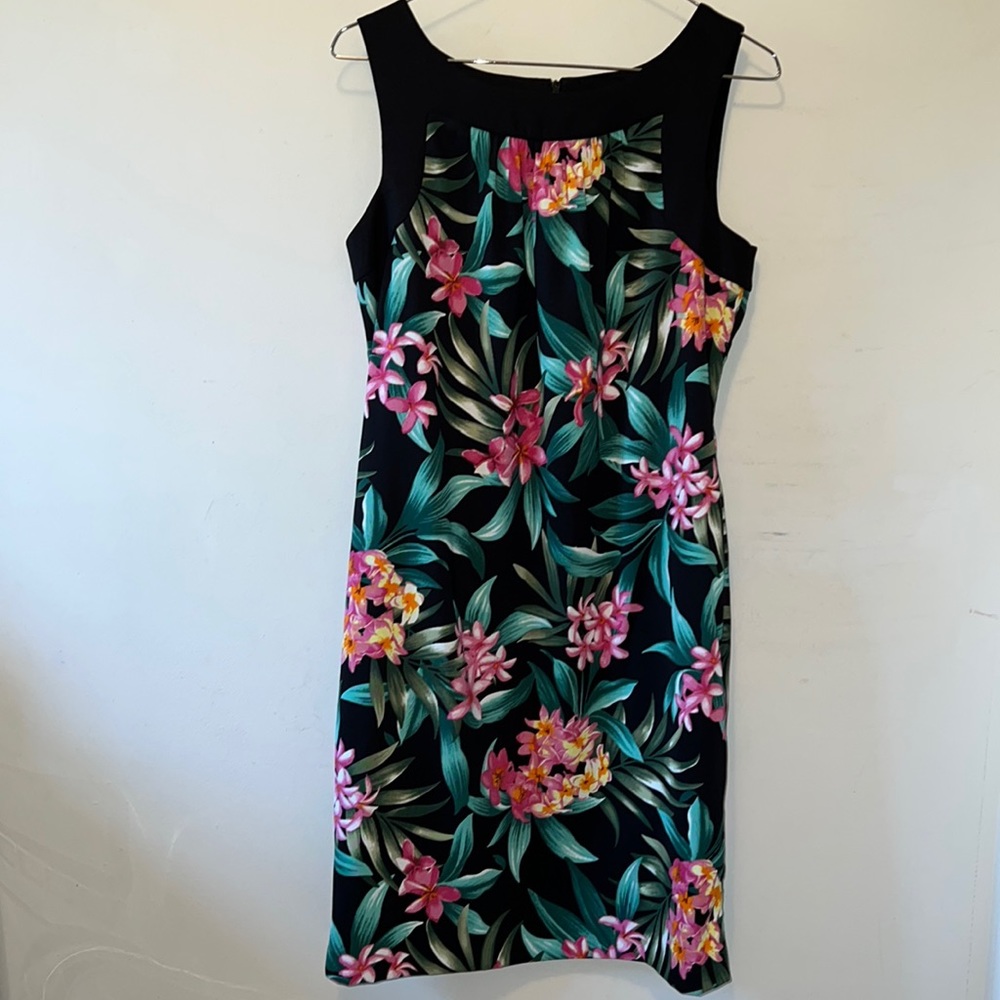 AB Studio Women’s 6 Sleeveless Black with Flowers Dress